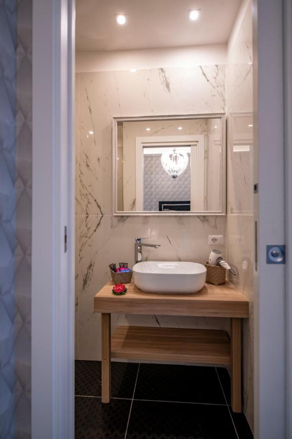 Luna Luxury Bed And Breakfast 那不勒斯 外观 照片